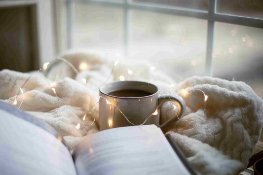 Cosy Perfume: The Warm Notes That Make a Scent Feel Comforting